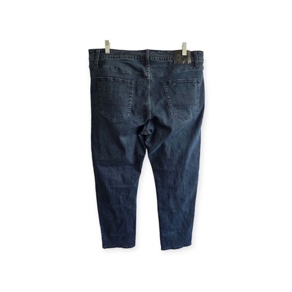 Izod Comfort Stretch Straight Fit Men's
Blue Jeans Size 34x29 - Picture 2 of 6